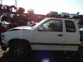 1998 TOYOTA T100 SR5 WHITE XTRA CAB 3.4L AT 2WD Z19466